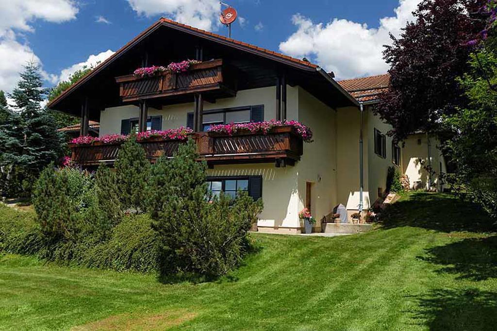 Ferienwohnung Im Landhaus Am Nationalpark Ludwigsthal Esterno foto